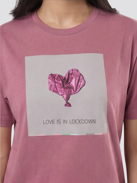 Organic Cotton Graphic T-Shirt – Love is in Lockdown | Regular Fit
