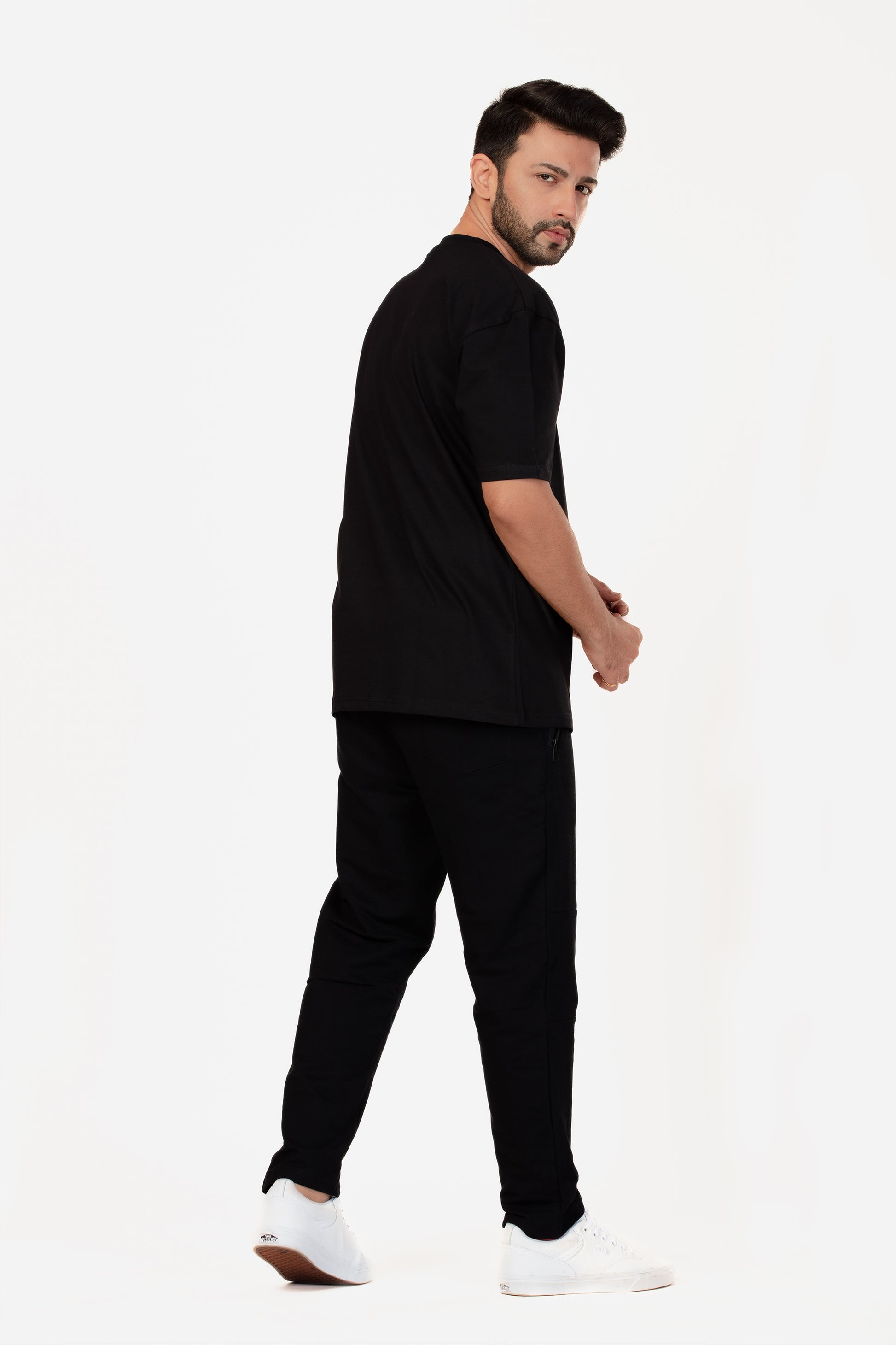 Urban Fit Oversize Essential T-shirt - Black - keos.life
