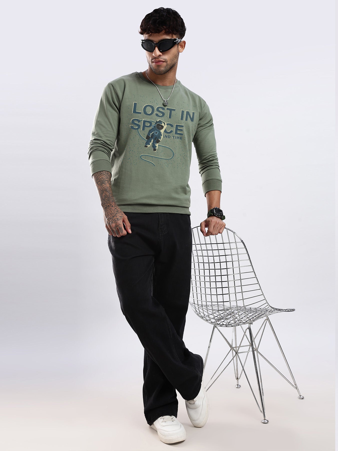 Graphic Sweatshirt - Lost in Space