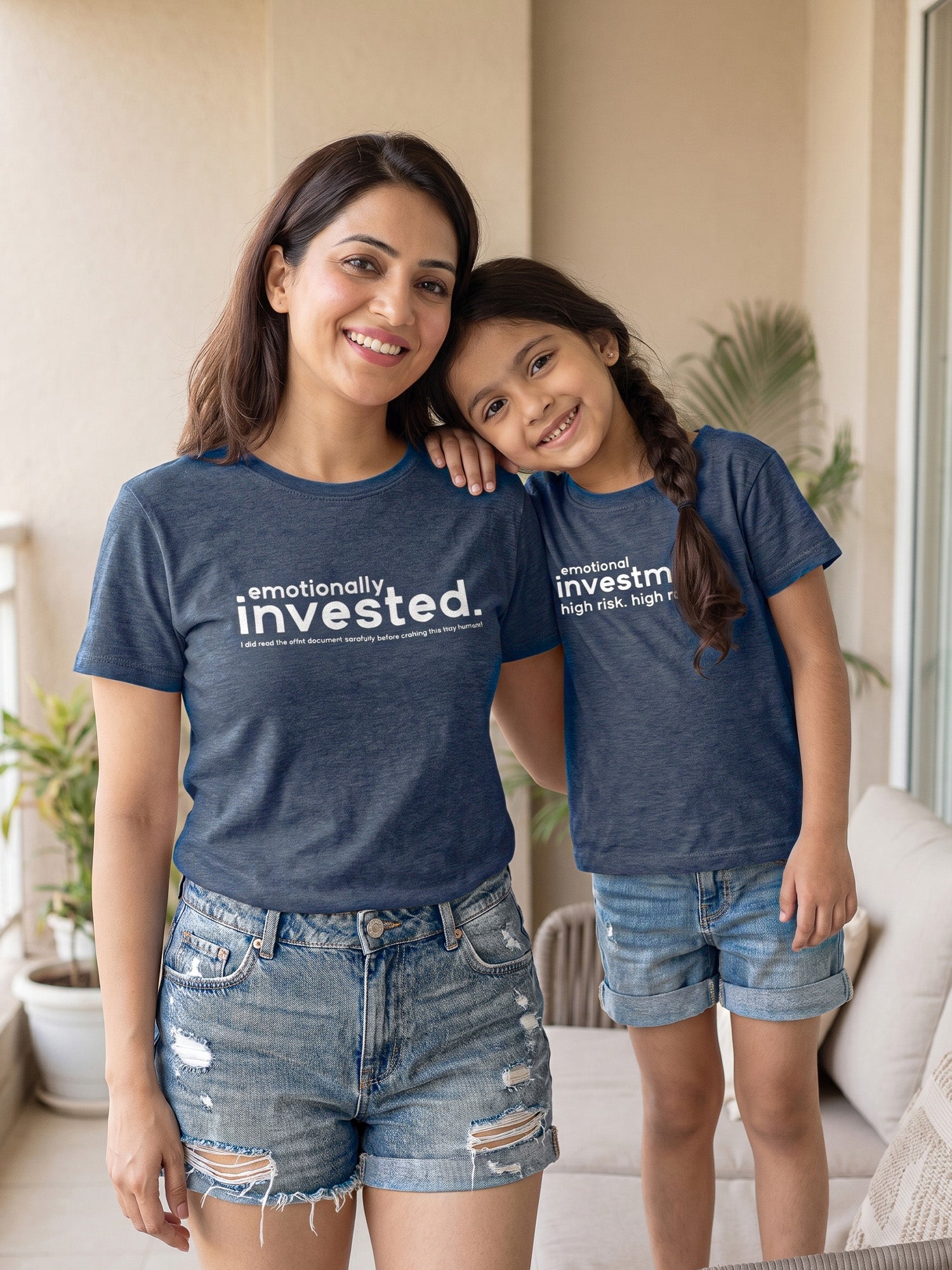 Mother & daughter matching outfit for happy vacation moments 